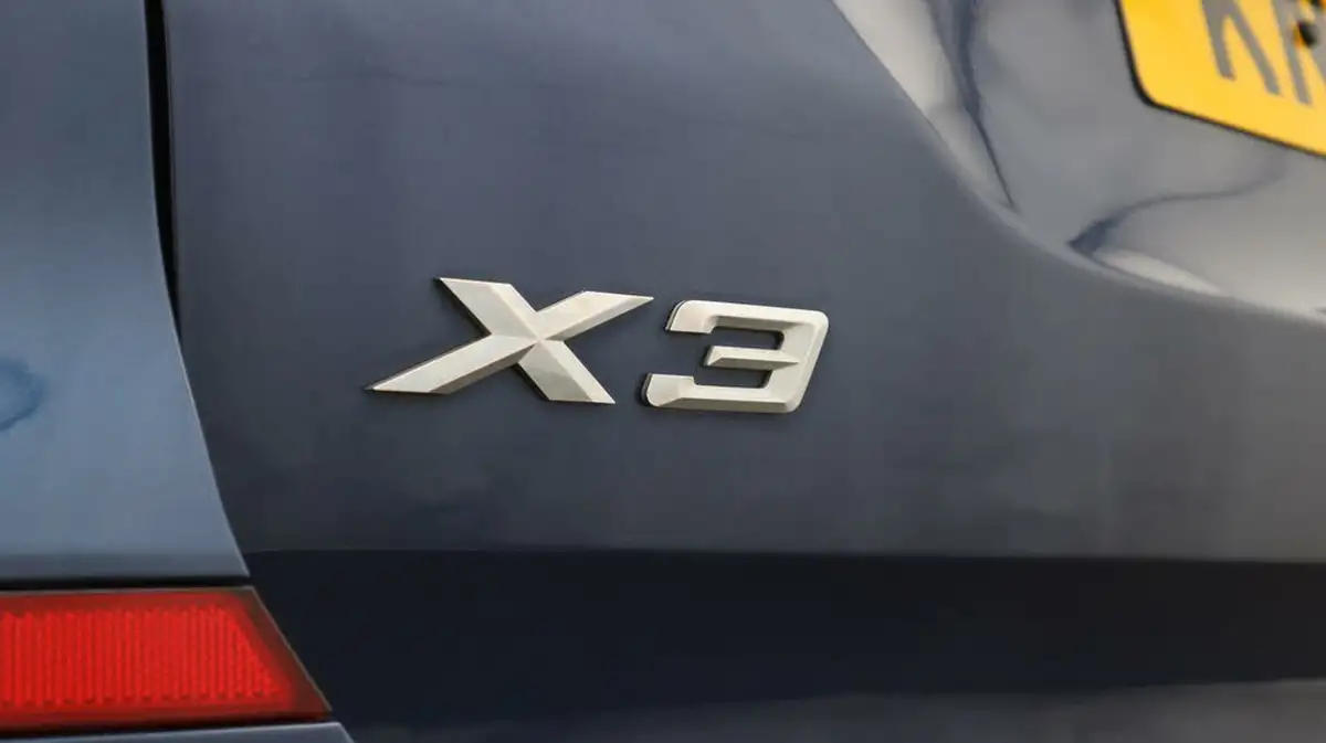 2021-bmw-x3-20-xdrive-30e-xline-big-20