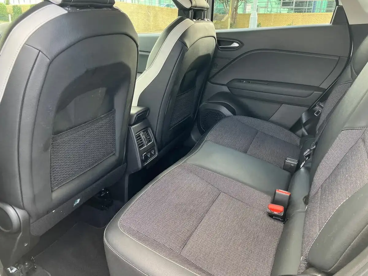 2022-renault-captur-13-tce-s-edition-edc-auto-big-27