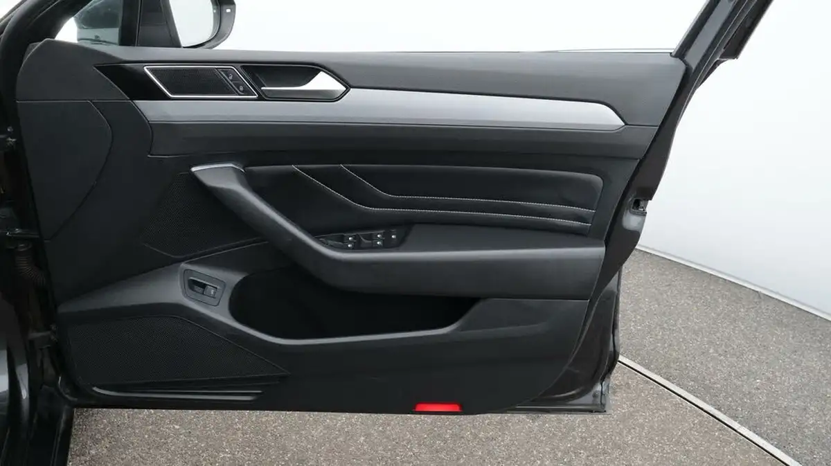 2022-volkswagen-passat-15-tsi-sel-estate-5d-dsg-big-15