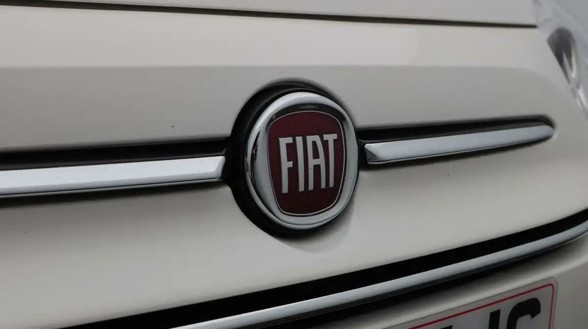 2020-fiat-500-10-lounge-big-20