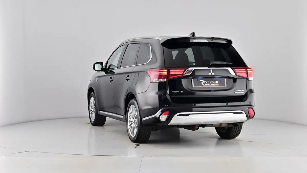 2019-mitsubishi-outlander-24-5hs-phev-big-65