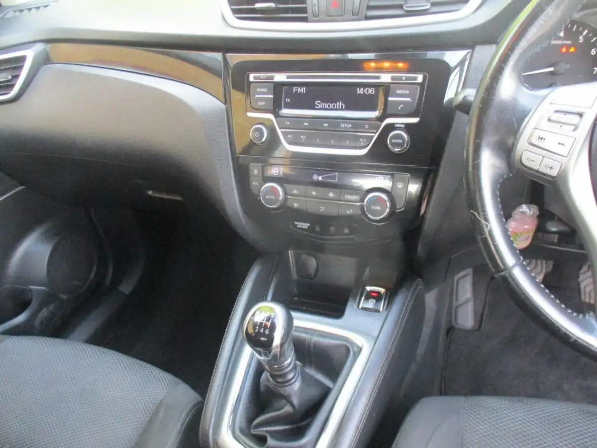 2016-nissan-qashqai-12-dig-t-acenta-tech-pk-big-35