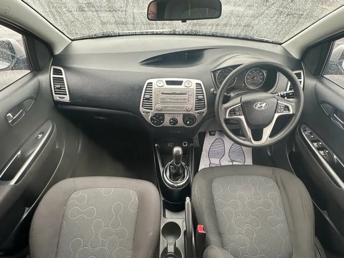 2011-hyundai-i20-14-comfort-5d-big-15
