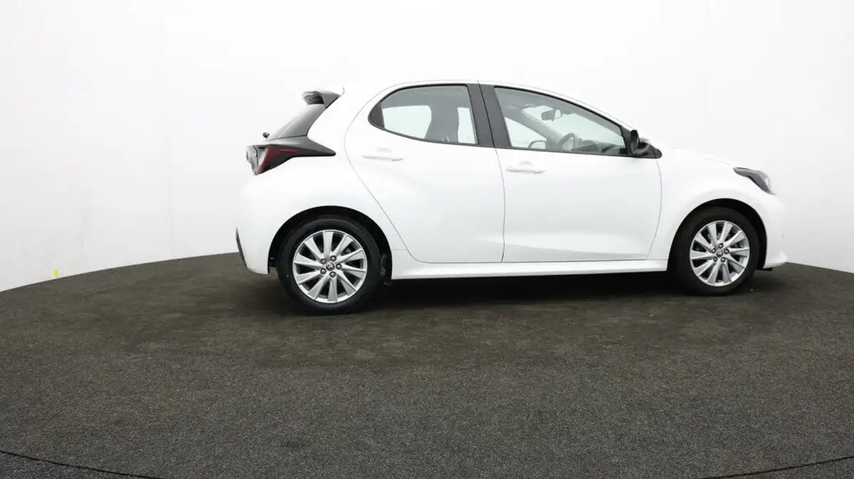 2022-toyota-yaris-15-vvt-i-icon-big-30