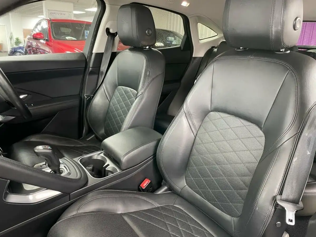 2019-jaguar-e-pace-20-i4d-hse-180ps-big-28