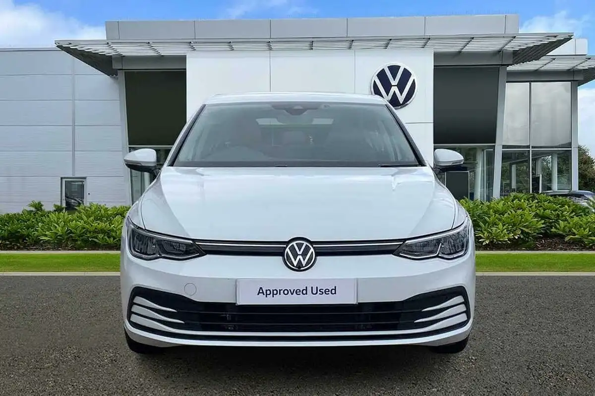 2022-volkswagen-golf-15-tsi-life-130ps-hatchback-big-6
