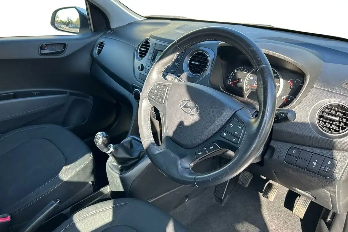 2018-hyundai-i10-10-se-67ps-big-5