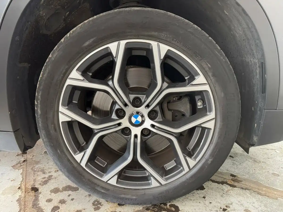 2019-bmw-x1-20-sdrive-20i-xline-sdrive-20i-big-35