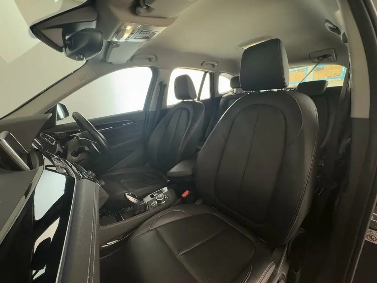 2019-bmw-x1-20-sdrive-20i-xline-sdrive-20i-big-11