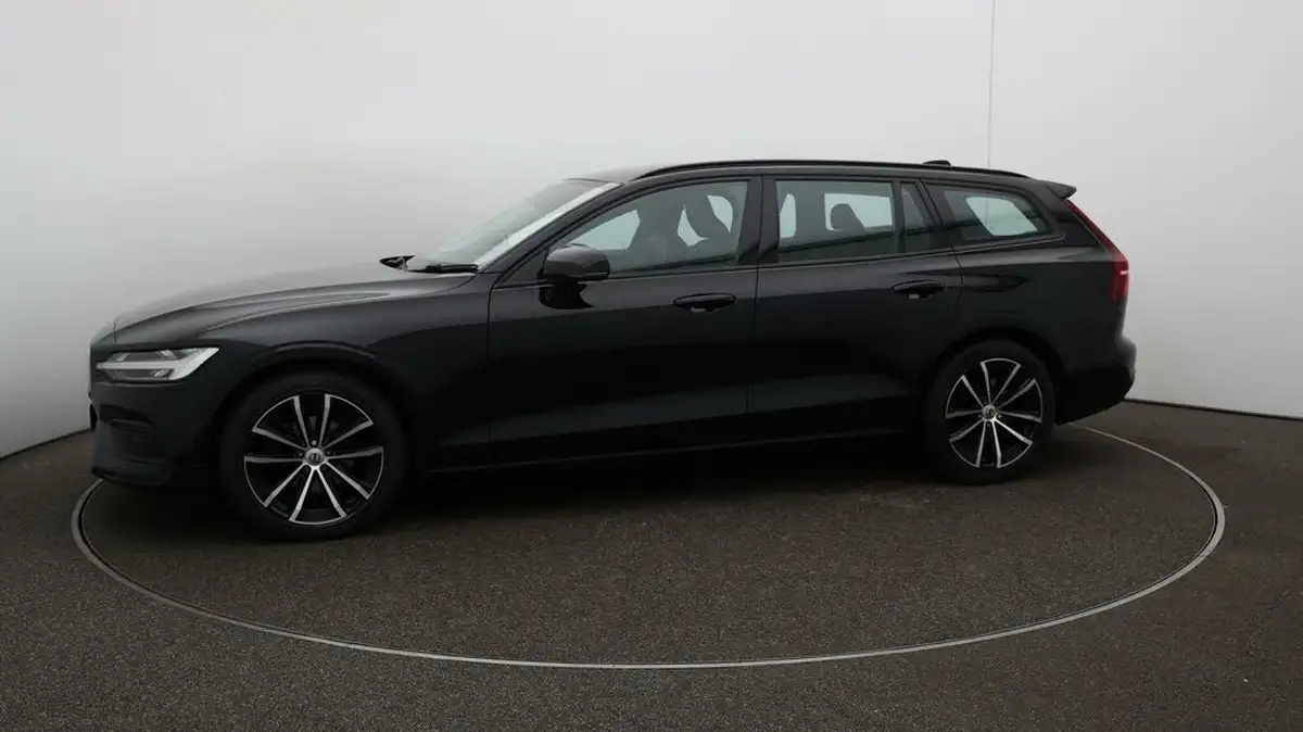 2021-volvo-v60-20-b3-momentum-160bhp-big-58