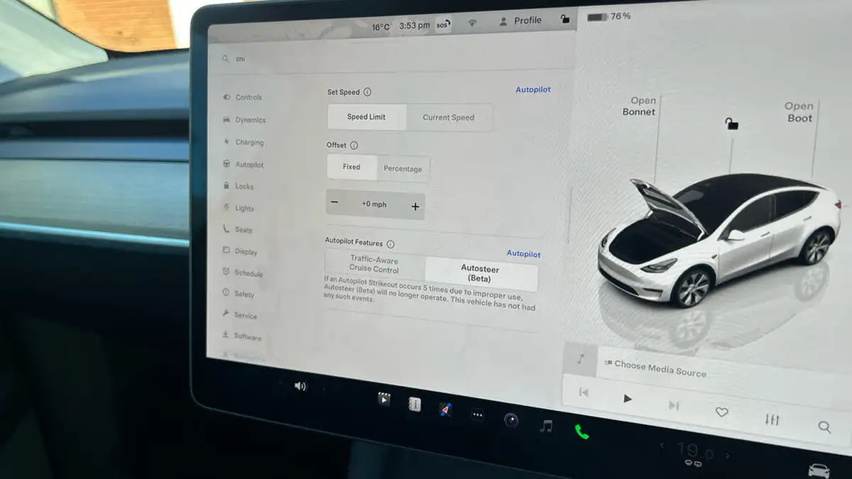 2023-tesla-model-y-e-rwd-big-28