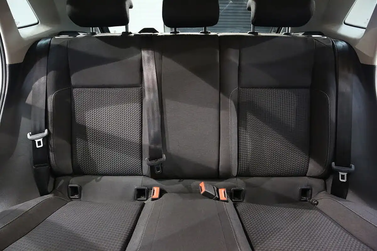 2018-volkswagen-polo-10-se-75ps-big-19