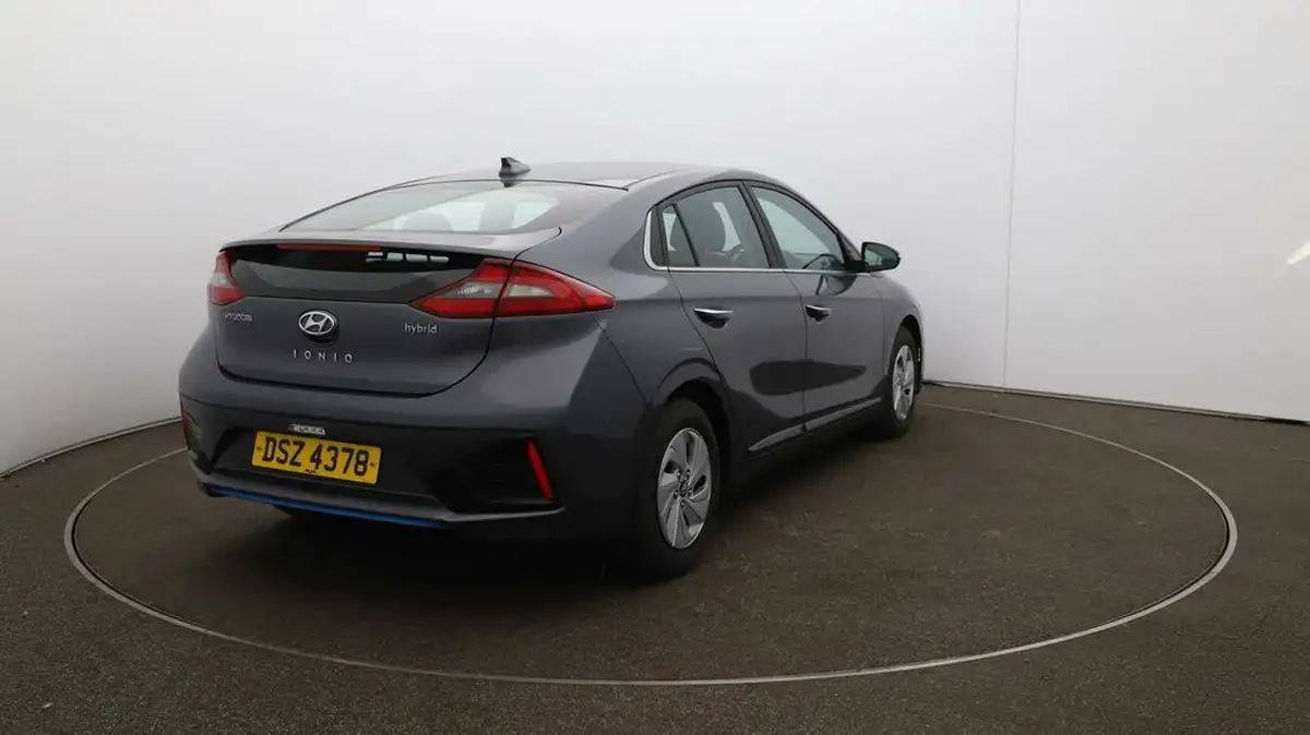 2019-hyundai-ioniq-16-gdi-premium-hybrid-big-47