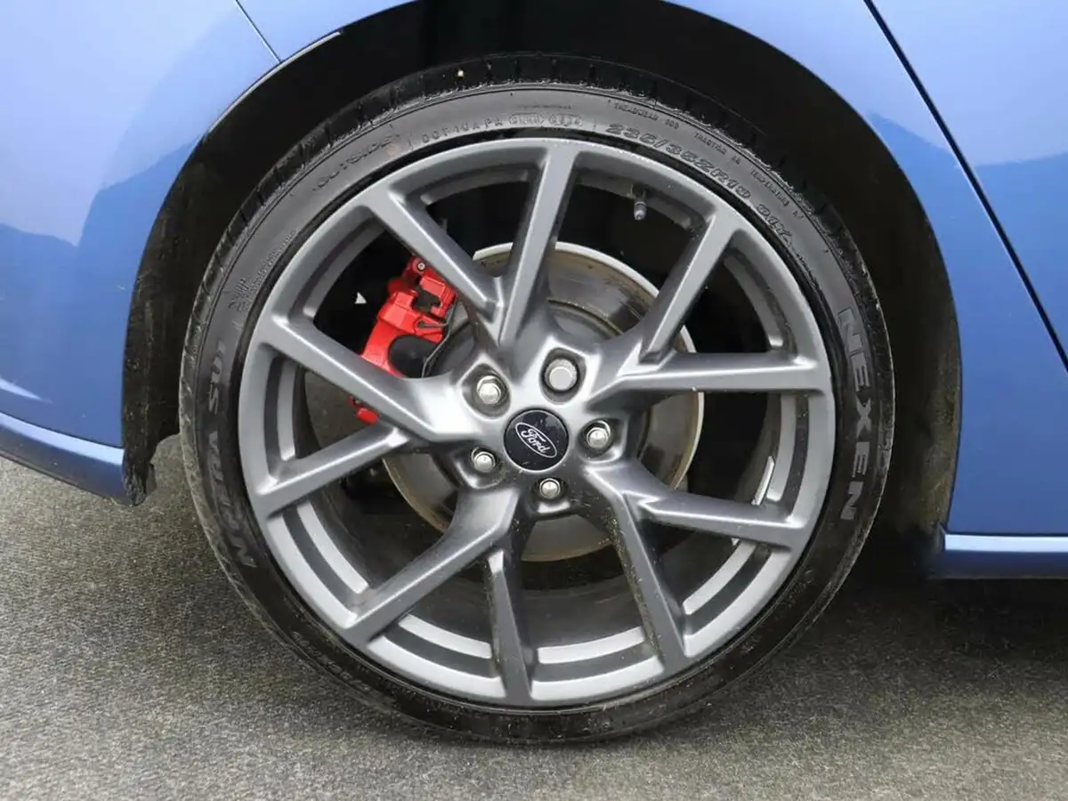 2020-ford-focus-20-st-hatchback-big-5