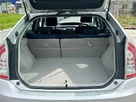 2012-toyota-prius-small-12