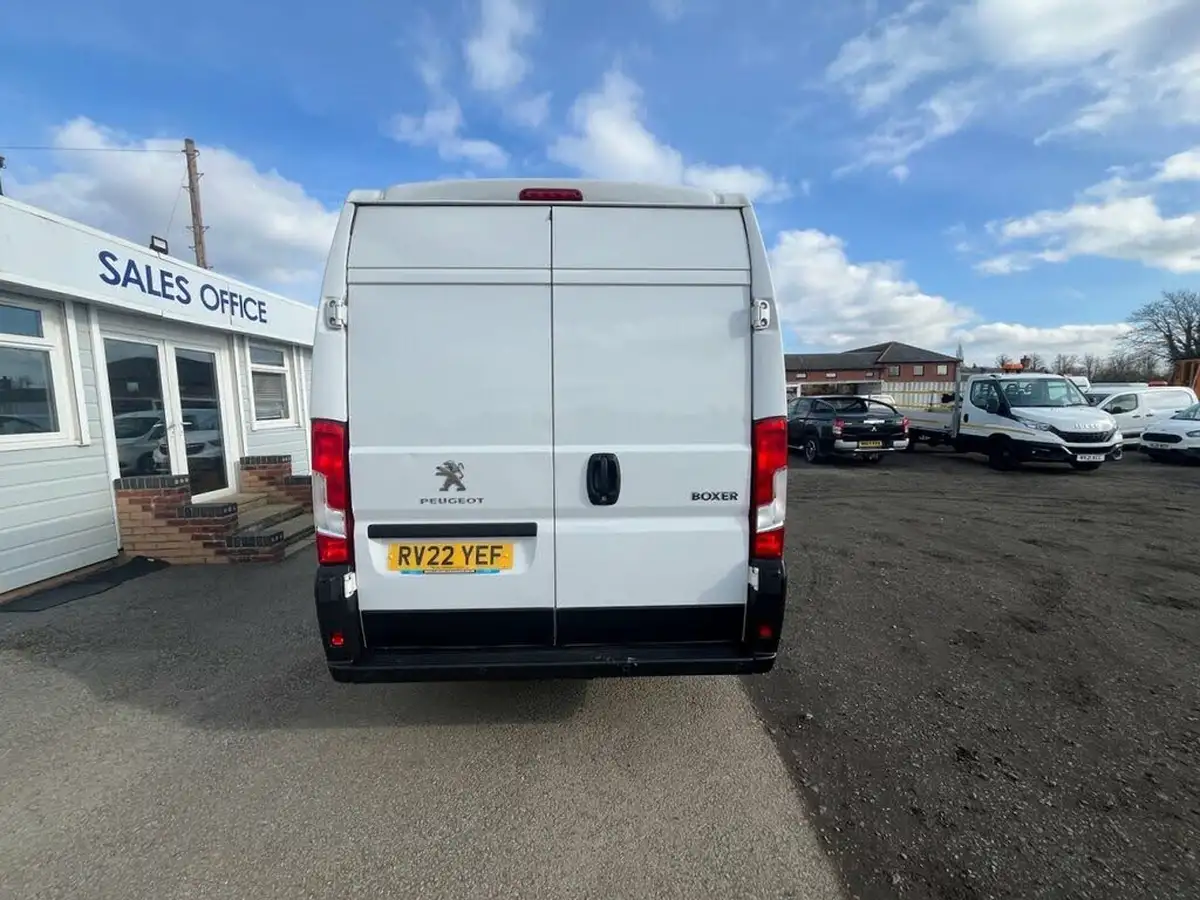 2022-peugeot-boxer-22-bluehdi-professional-435-l4-h2-big-9