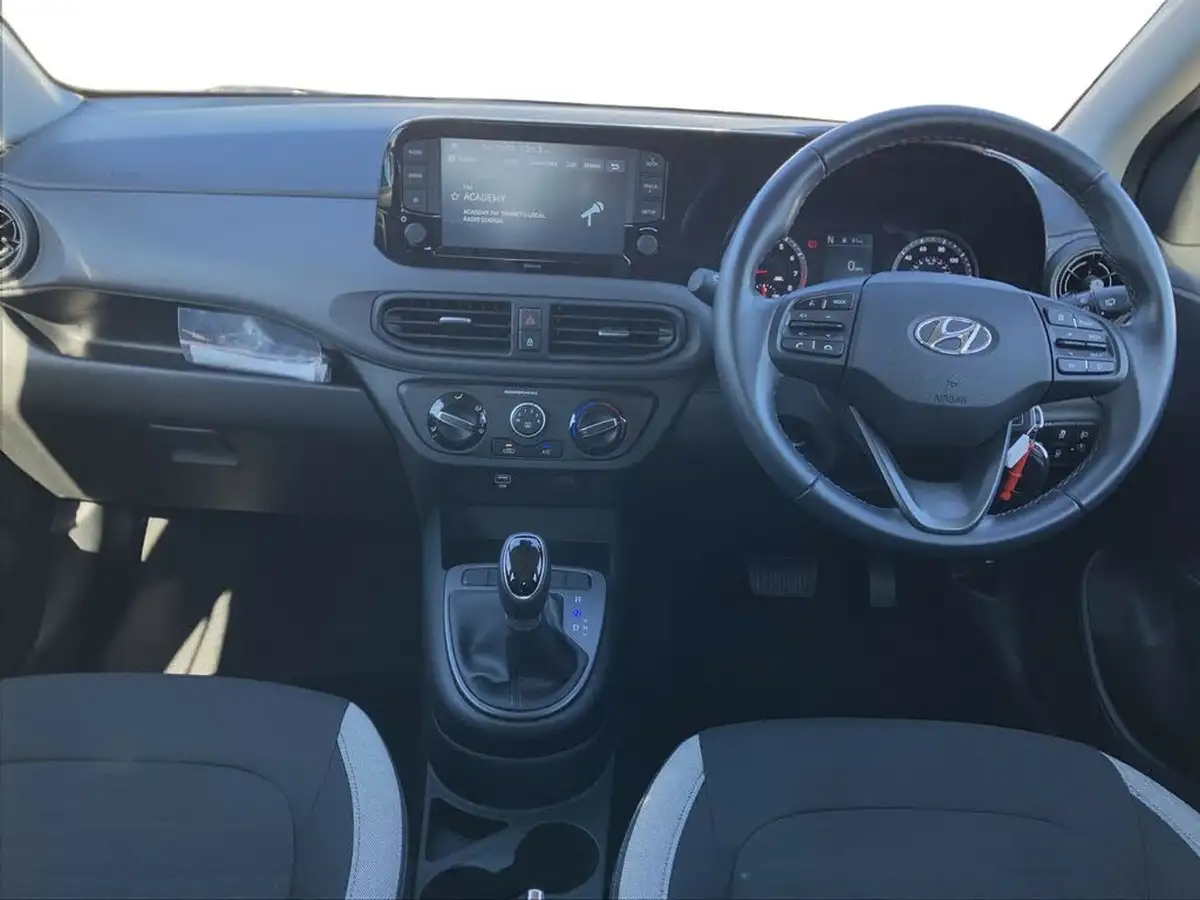 2023-hyundai-i10-10-se-connect-auto-big-8