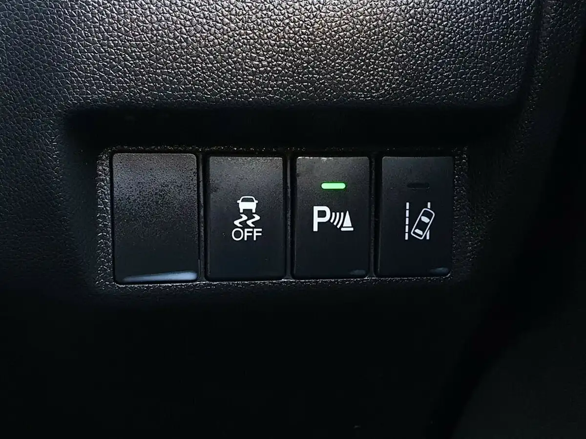 2019-honda-jazz-13-i-vtec-ex-navi-cvt-big-30