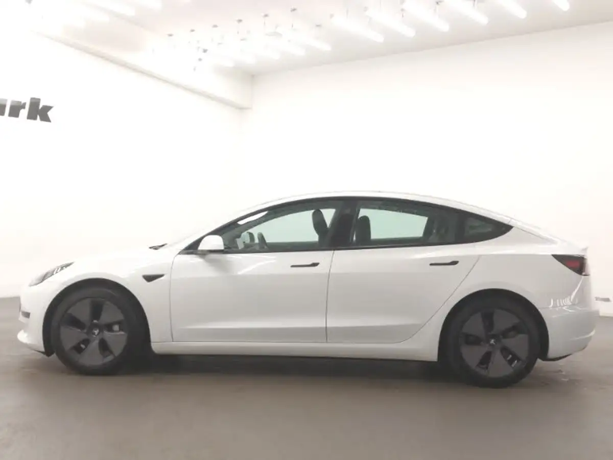 2021-tesla-model-3-e-long-range-4x4-big-3