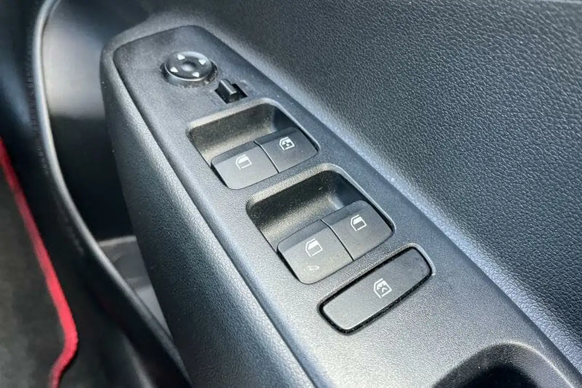 2022-hyundai-i10-12-premium-auto-big-15