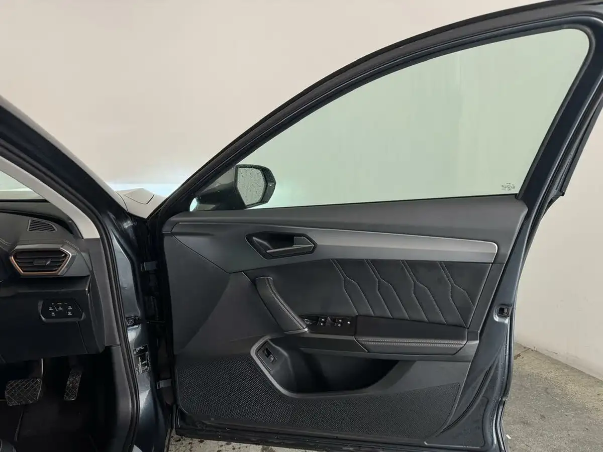 2021-cupra-formentor-14-e-hybrid-v1-big-18