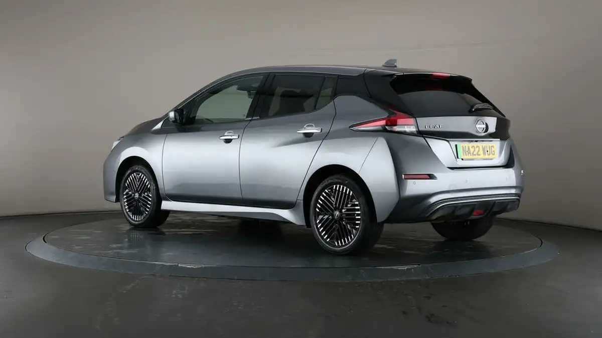 2022-nissan-leaf-e-e-tekna-59kwh-big-66