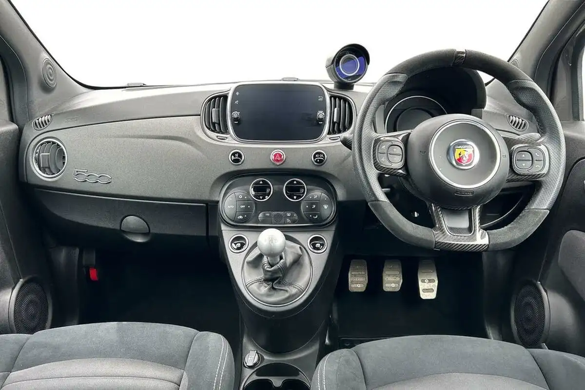 2022-abarth-595-14-tjet-competizione-big-6
