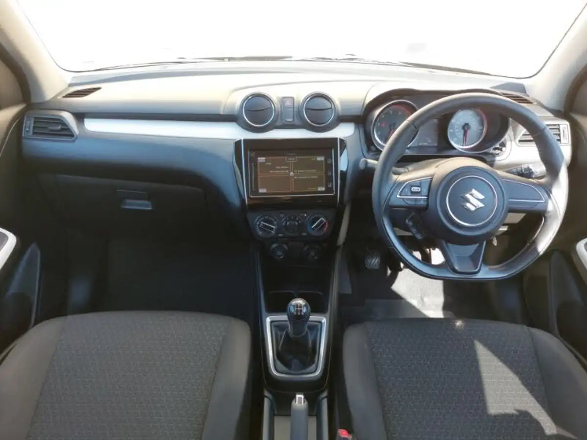 2020-suzuki-swift-12-dualjet-attitude-big-2