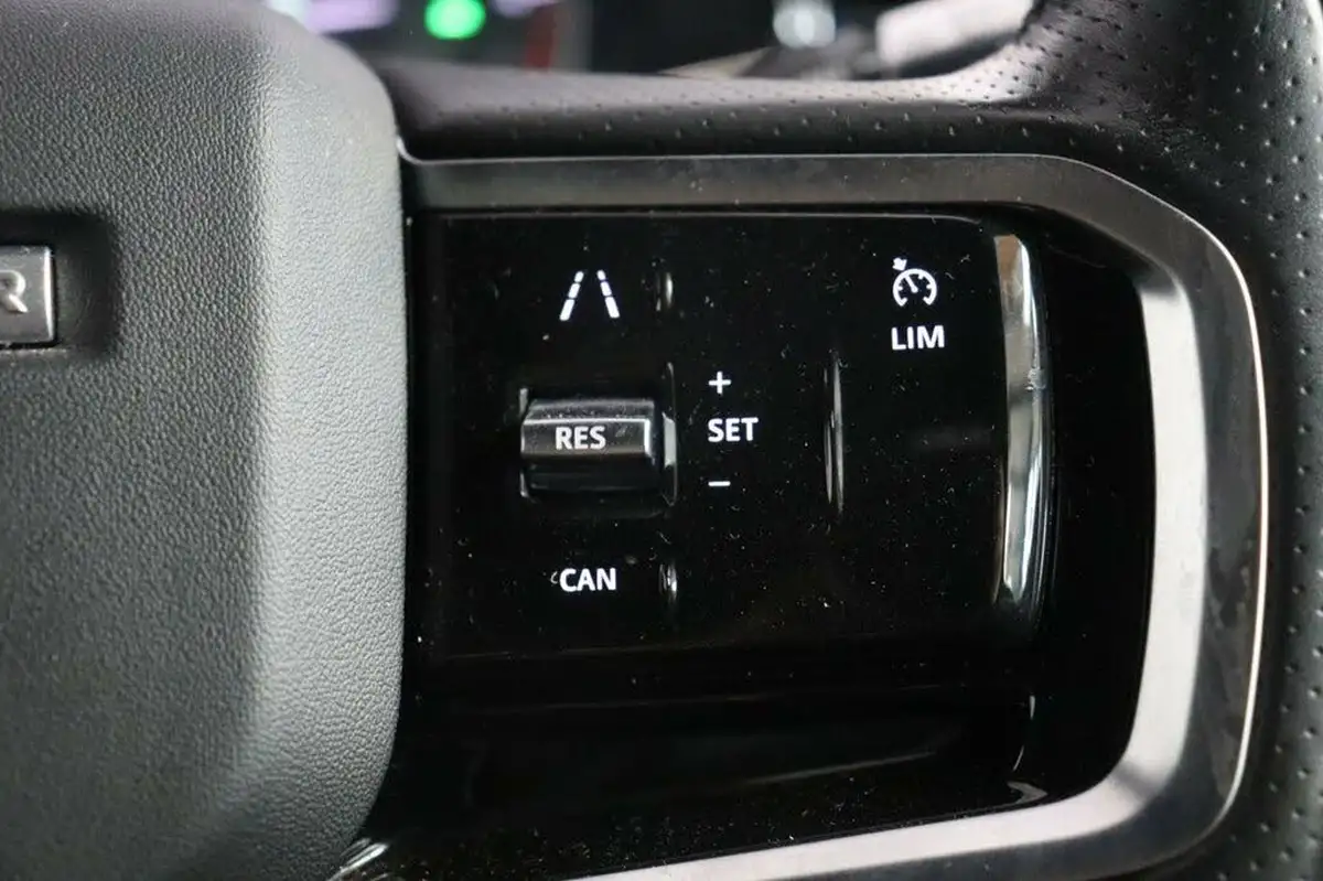 2022-land-rover-range-rover-evoque-20-d165-r-dynamic-big-24