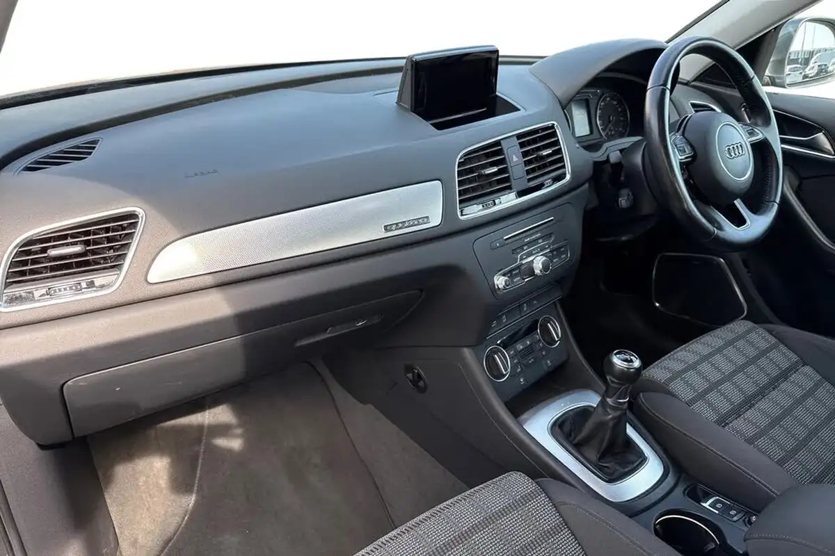 2015-audi-q3-20-tdi-quattro-se-150ps-big-13
