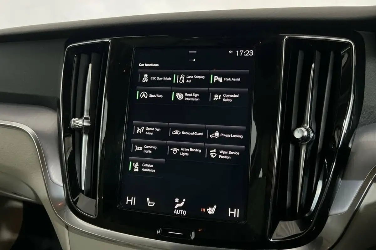 2019-volvo-v60-20-t5-cross-country-plus-big-26