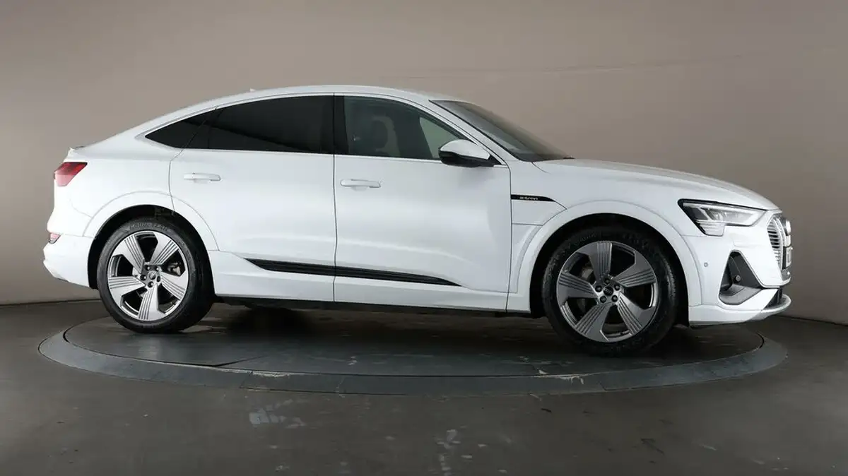 2021-audi-e-tron-55e-s-line-sportback-big-53