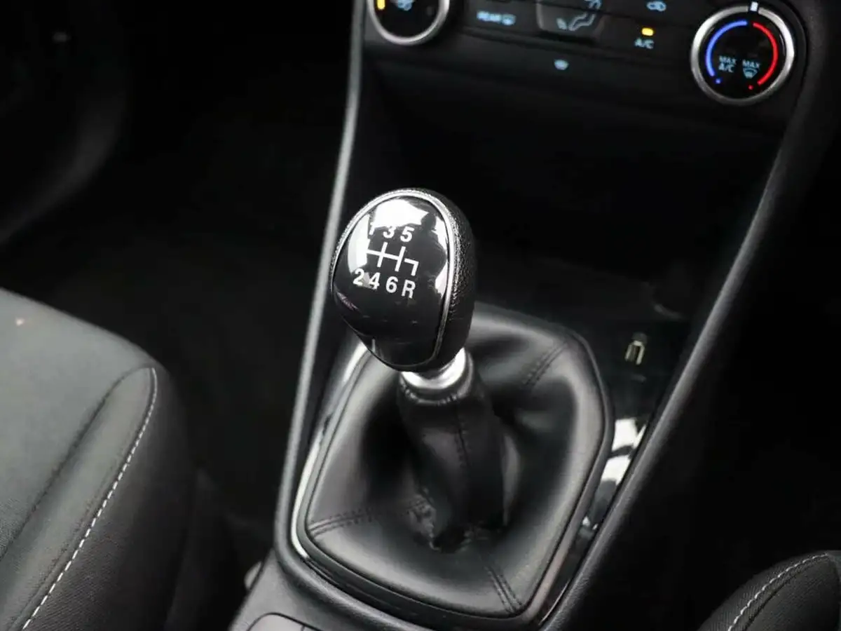 2020-ford-fiesta-10t-trend-95ps-5d-big-17