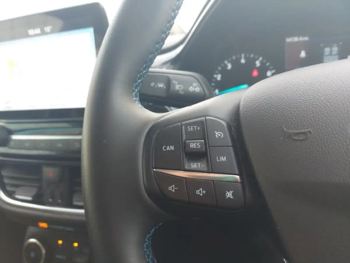 2023-ford-fiesta-10t-active-125ps-hybrid-mhev-big-15