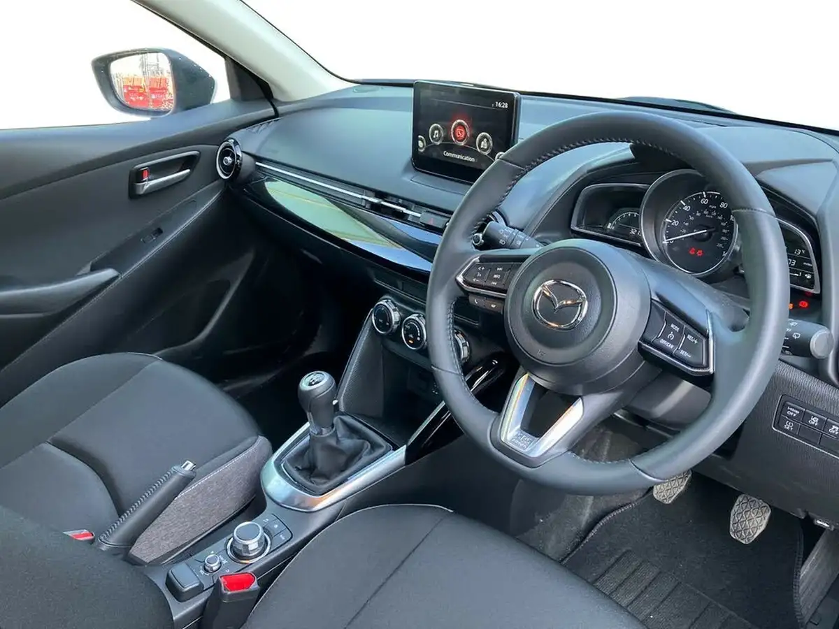 2024-mazda-mazda2-15-e-skyactiv-g-exclusive-line-big-7