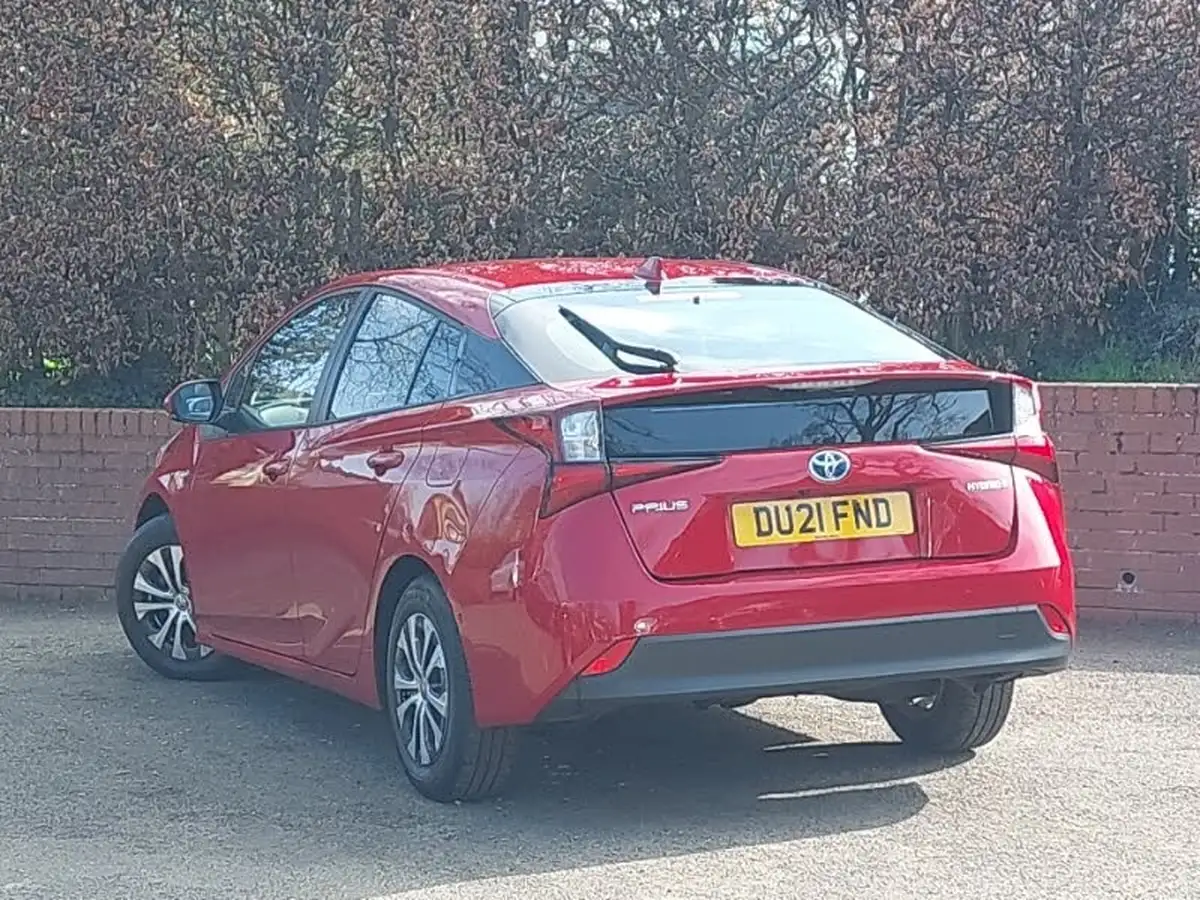 2021-toyota-prius-18-vvt-i-business-edition-plus-cvt-big-1
