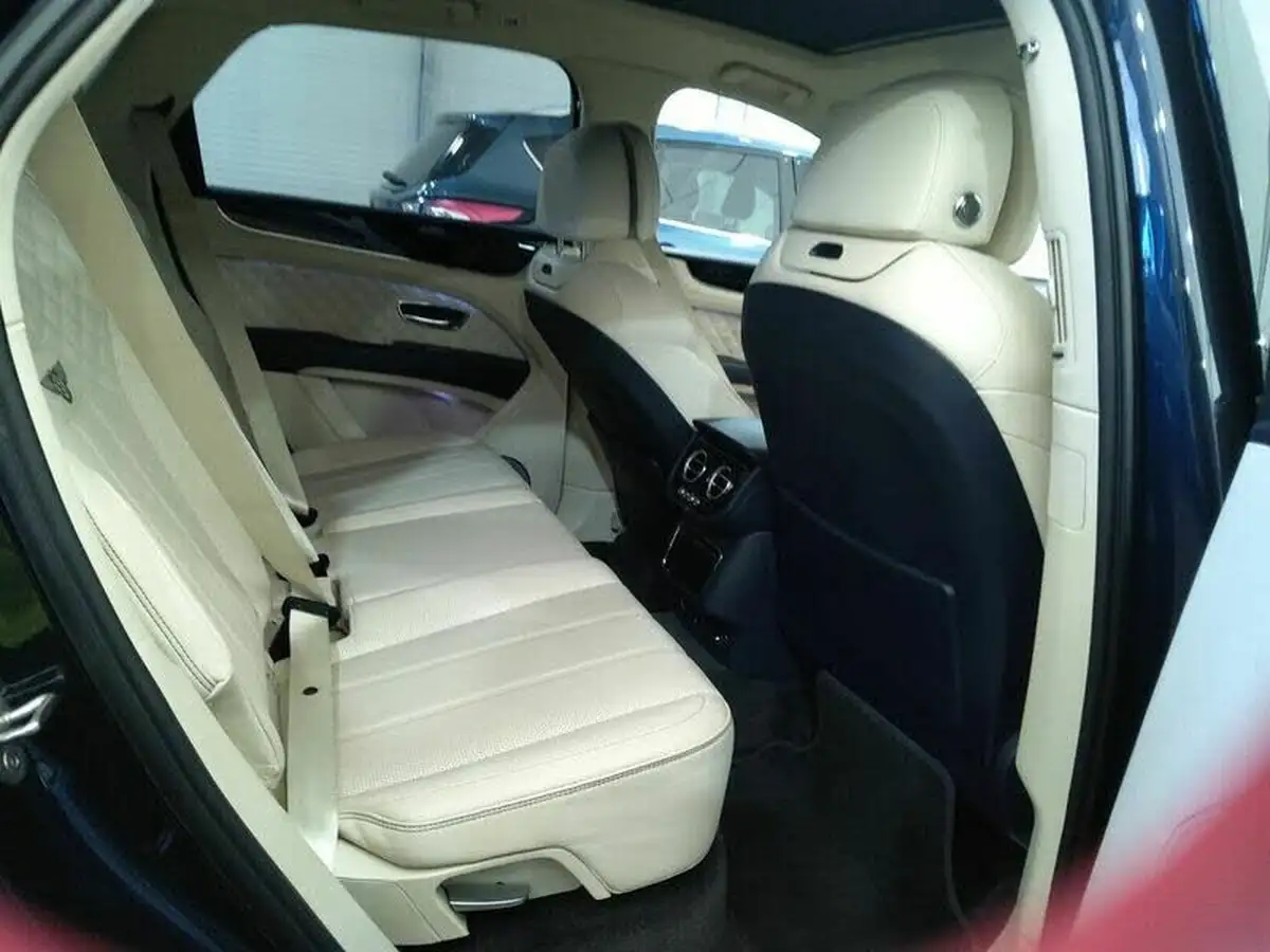 2021-bentley-bentayga-40-v8-big-2
