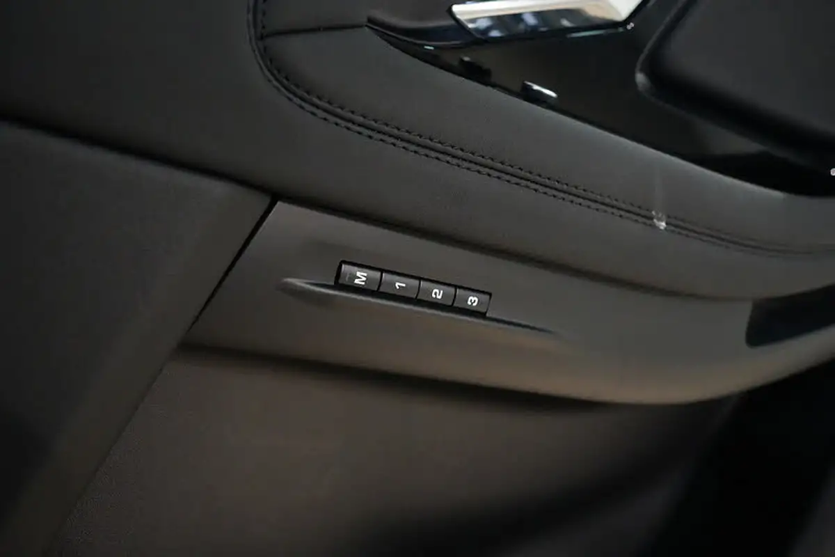 2021-land-rover-range-rover-evoque-20-d200-r-dynamic-se-big-30