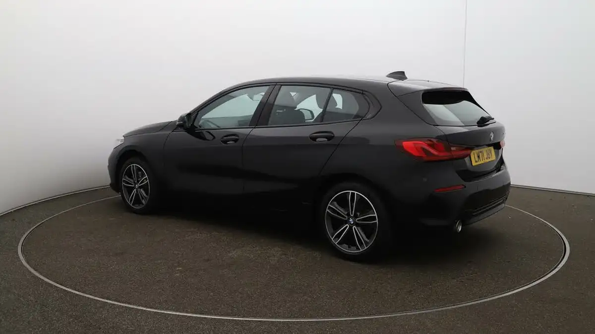 2022-bmw-1-series-15td-116d-sport-dct-big-26