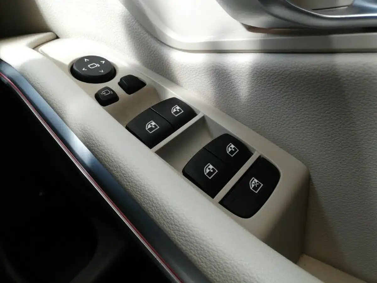 2024-bmw-3-series-20-330e-xdrive-m-sport-saloon-4d-big-13