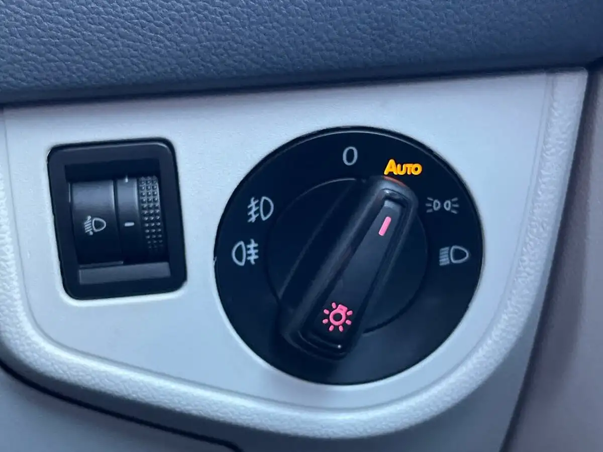 2019-volkswagen-polo-10-beats-80ps-evo-ss-big-23