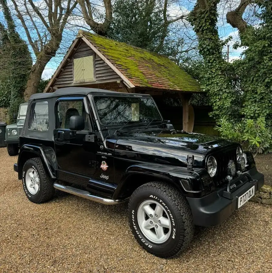 1997-jeep-wrangler-40-sahara-hard-big-0
