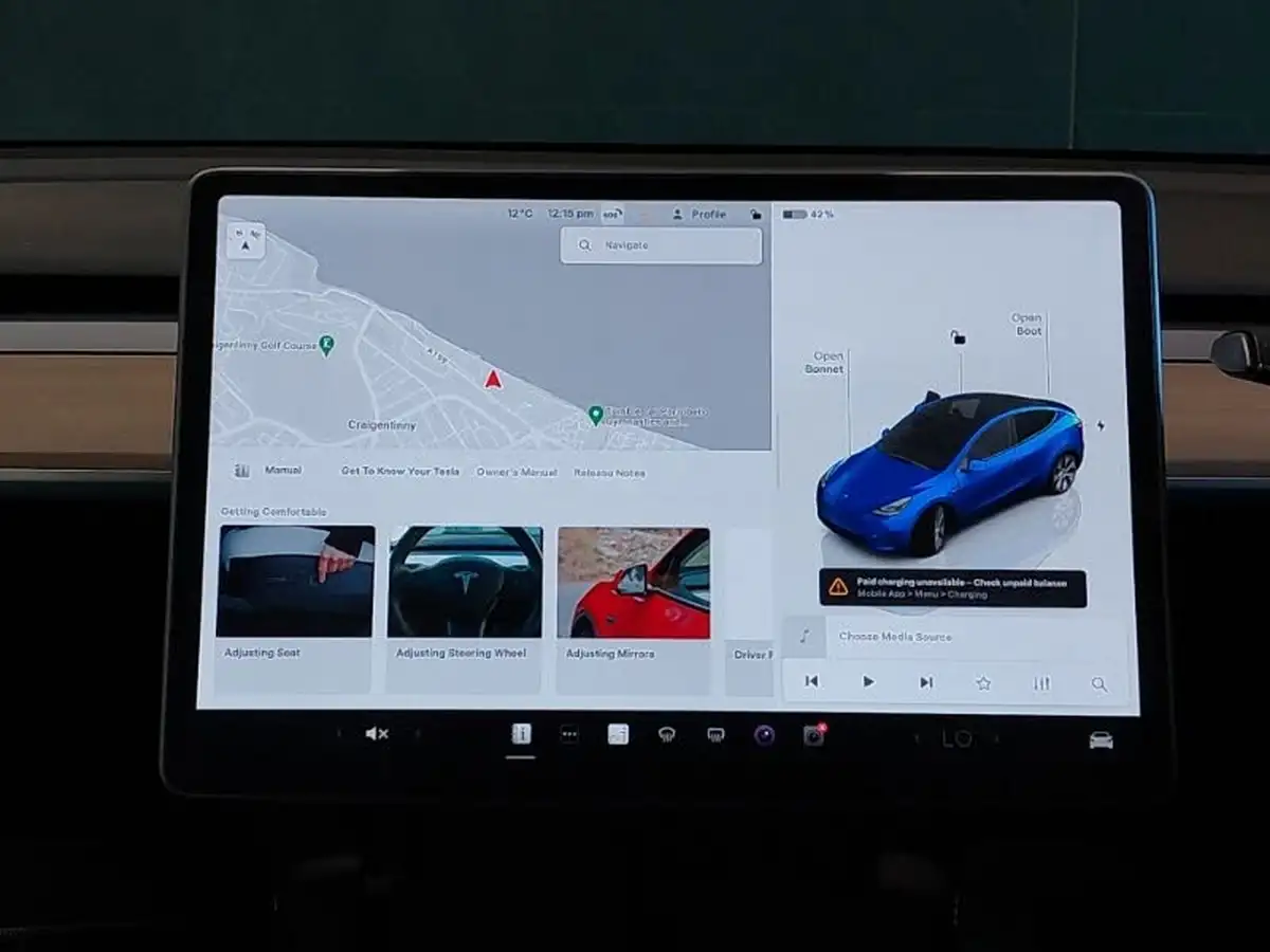 2022-tesla-model-y-e-long-range-big-10