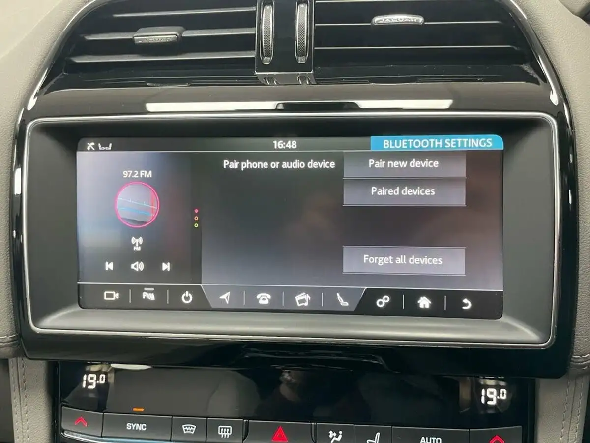 2020-jaguar-f-pace-20-i4d-portfolio-180ps-awd-auto-big-40