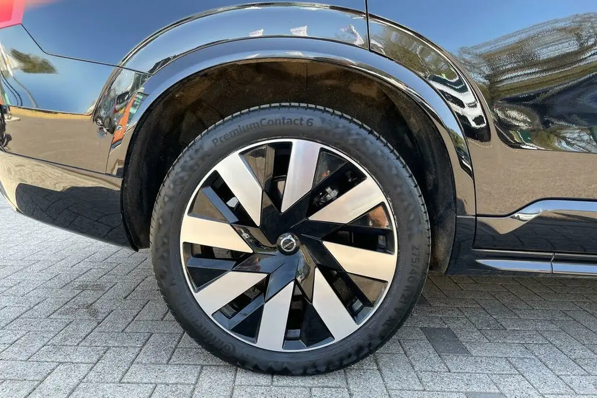 2024-volvo-xc90-20-t8-plus-big-14