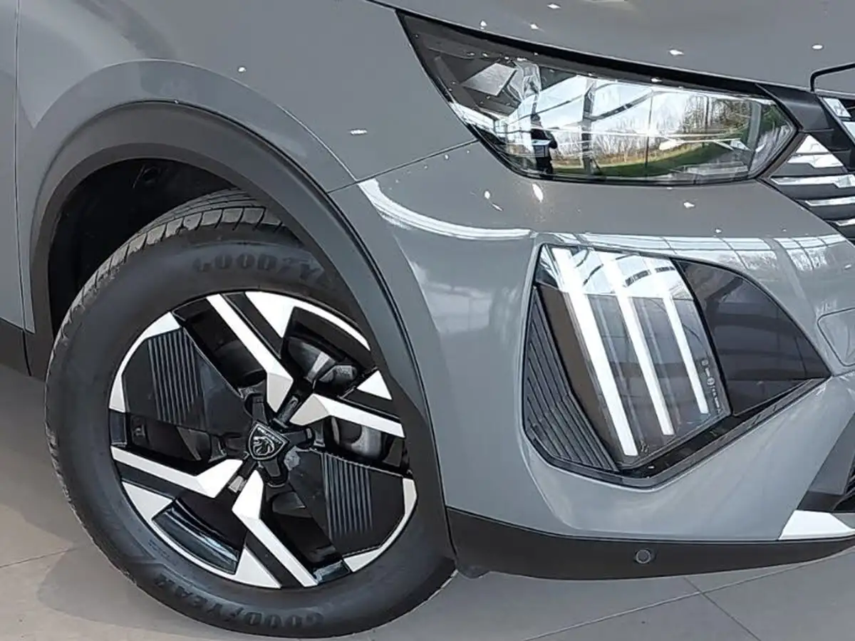 2024-peugeot-2008-suv-12-puretech-gt-130ps-eat8-big-8