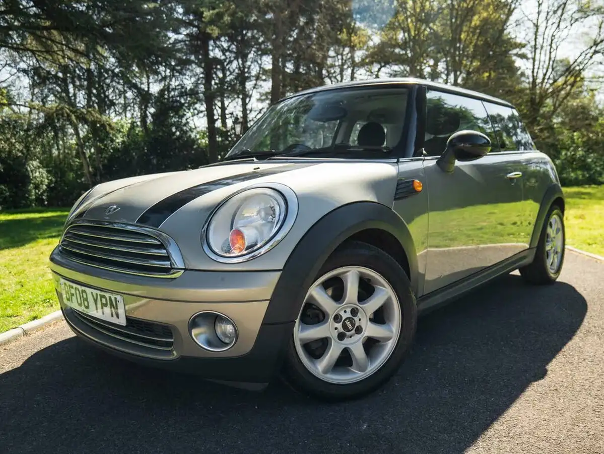 2008-mini-cooper-16-cooper-120bhp-hatchback-3d-big-16