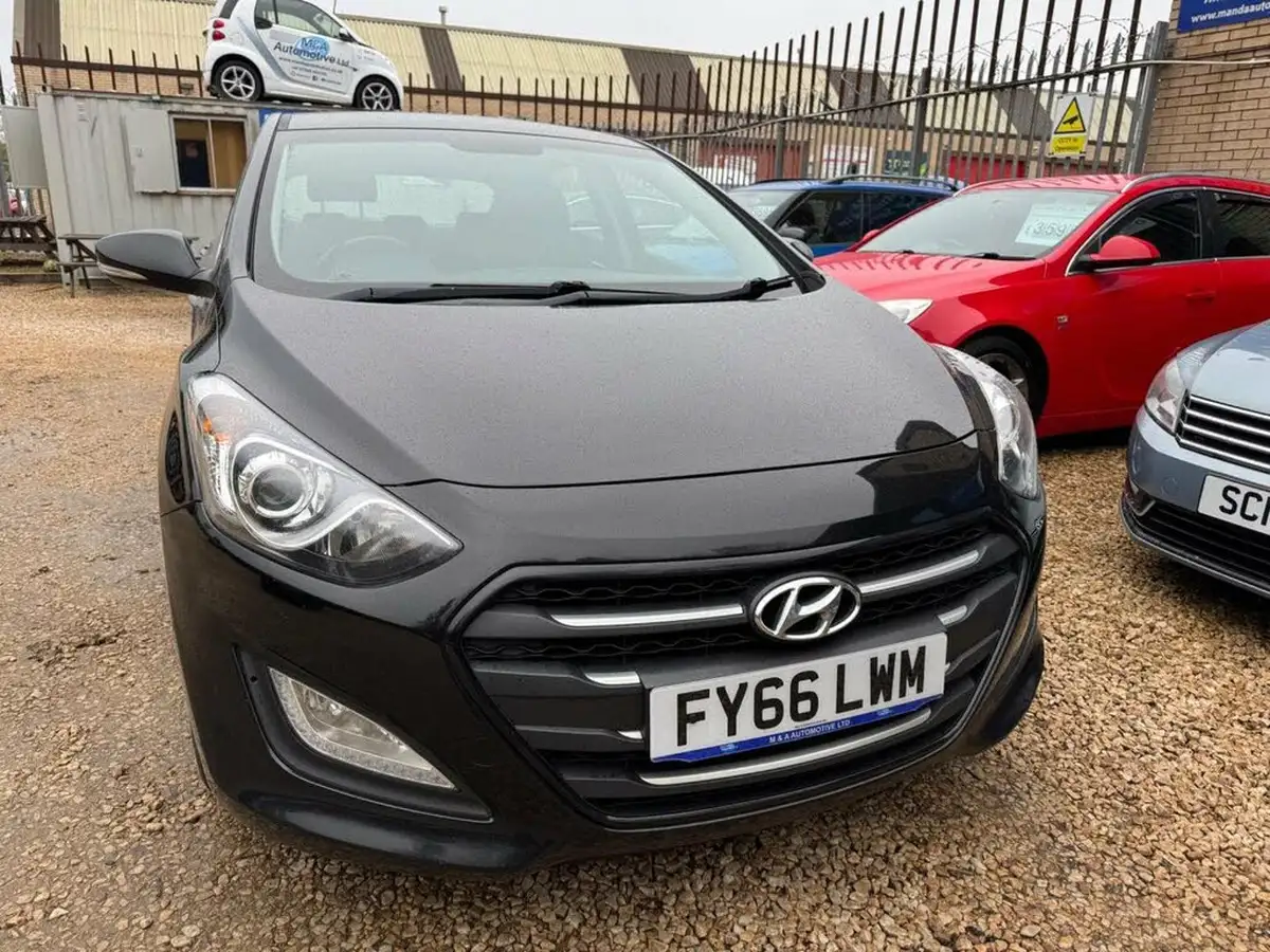 2016-hyundai-i30-16crdi-se-nav-110ps-hatchback-big-7