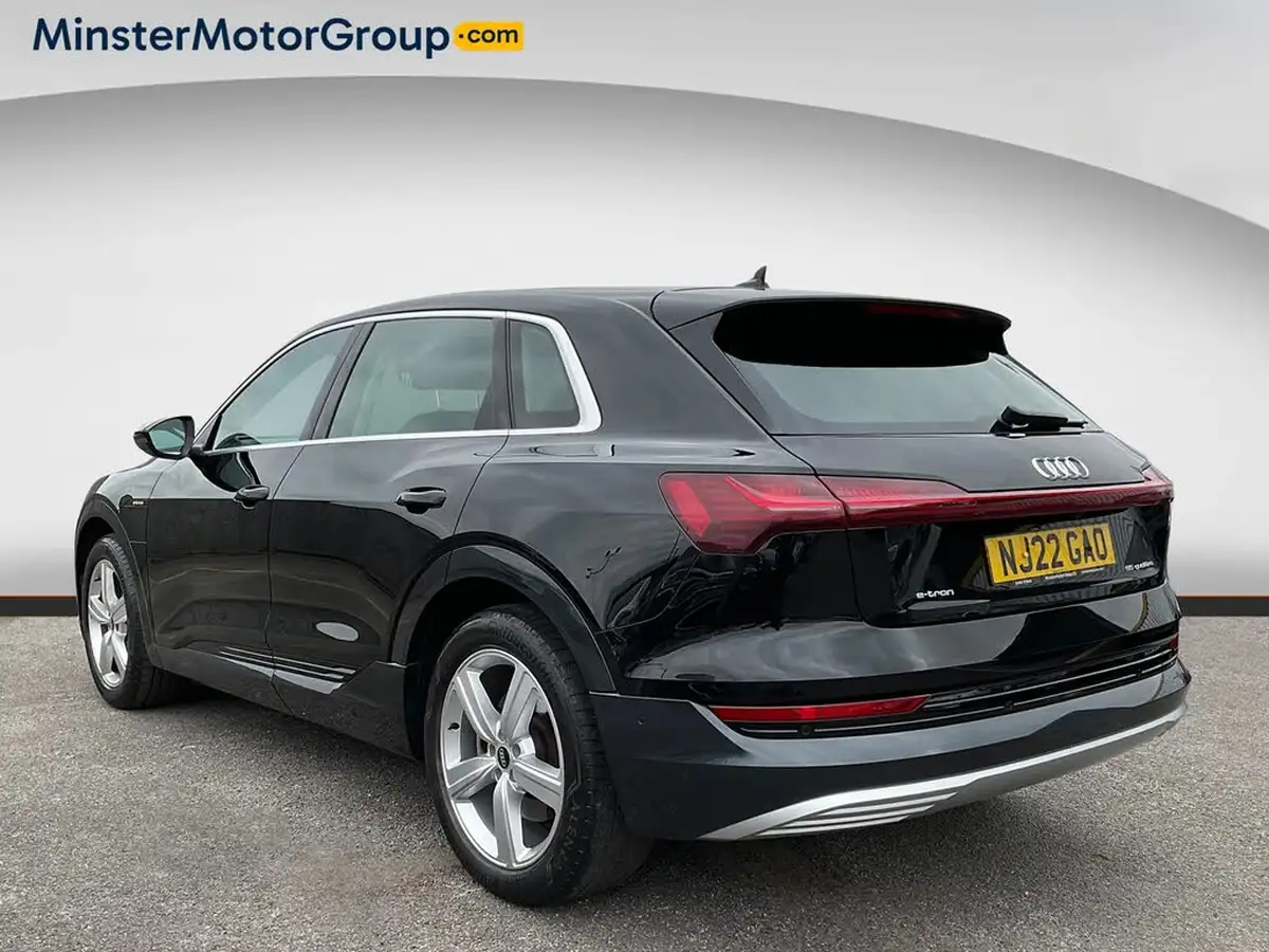 2022-audi-e-tron-55e-technik-station-wagon-big-3