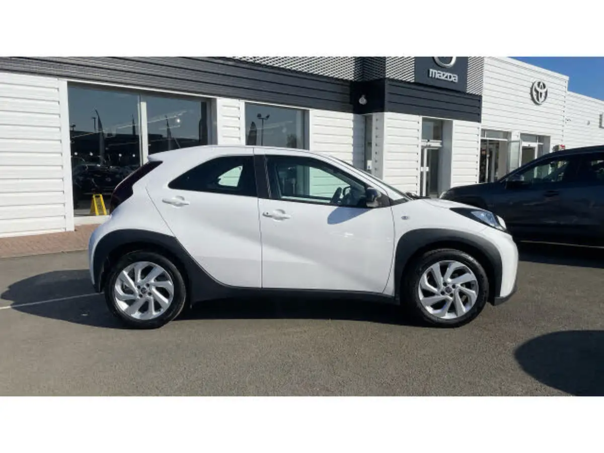 2023-toyota-aygo-x-10-vvt-i-pure-big-15